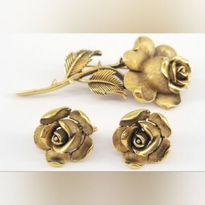 Trifari Crown Gold Tone Brushed VTG Rose Flower Brooch + Earrings 1960's Set